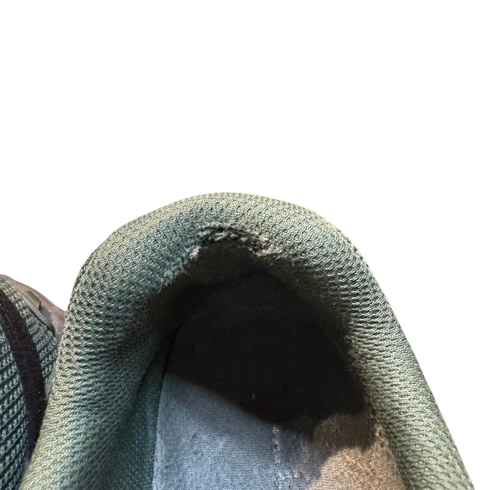 Topo brand athletic
